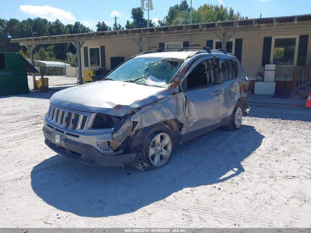 38923374 :رقم المزاد ، 1C4NJCBA2FD138182 vin ، 2015 Jeep Compass Sport مزاد بيع