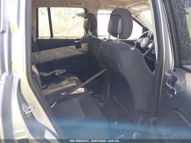 38923374 :رقم المزاد ، 1C4NJCBA2FD138182 vin ، 2015 Jeep Compass Sport مزاد بيع