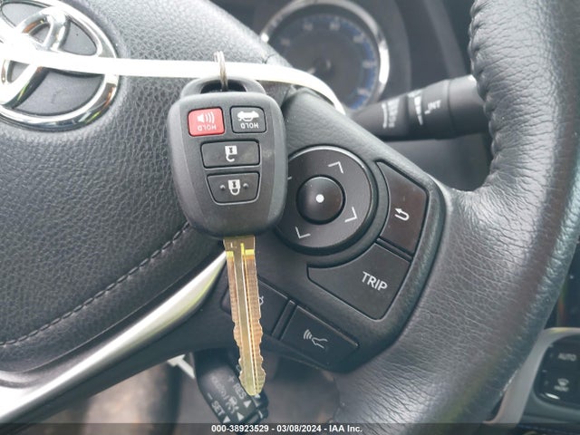Toyota COROLLA SE 2018 5YFBURHE1JP763699 Image 11