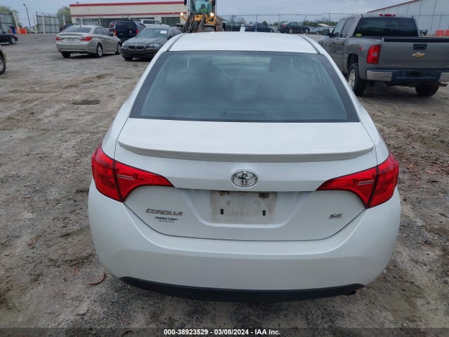 Toyota COROLLA SE 2018 5YFBURHE1JP763699 Image 16