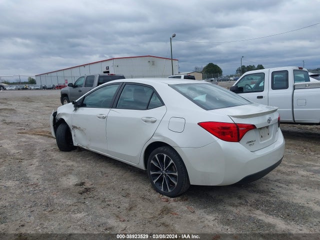 Toyota COROLLA SE 2018 5YFBURHE1JP763699 Image 3