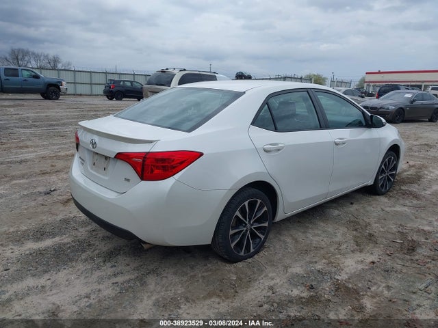 Toyota COROLLA SE 2018 5YFBURHE1JP763699 Image 4
