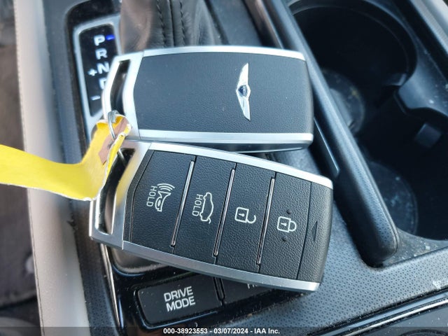 Genesis G80 3.8 2017 KMHGN4JEXHU180377 Image 11