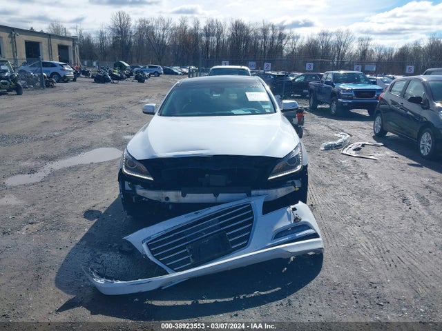 Genesis G80 3.8 2017 KMHGN4JEXHU180377 Image 13