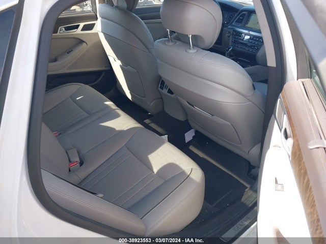 Genesis G80 3.8 2017 KMHGN4JEXHU180377 Image 8