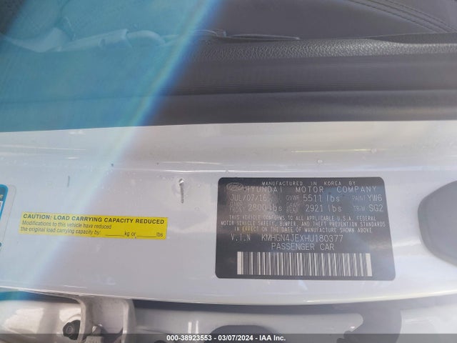 Genesis G80 3.8 2017 KMHGN4JEXHU180377 Image 9