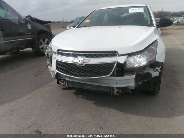 Chevrolet Cruze Ls Manual 2014 1G1PB5SH6E7463938 Image 6