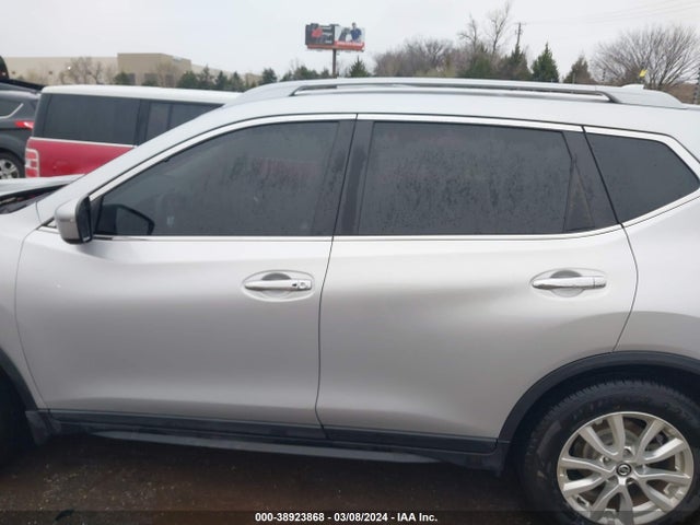 Nissan ROGUE SV 2018 5N1AT2MT4JC813042 Image 15