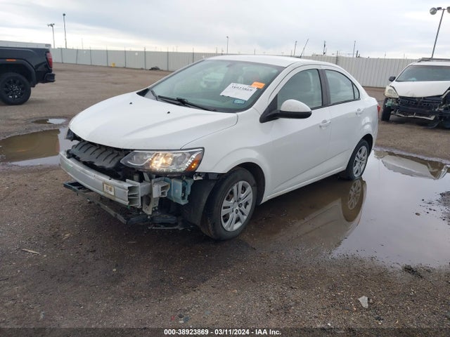 Chevrolet Sonic Ls Auto 2017 1G1JB5SH2H4141101 Image 2
