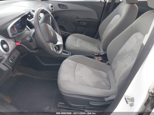 Chevrolet Sonic Ls Auto 2017 1G1JB5SH2H4141101 Image 5