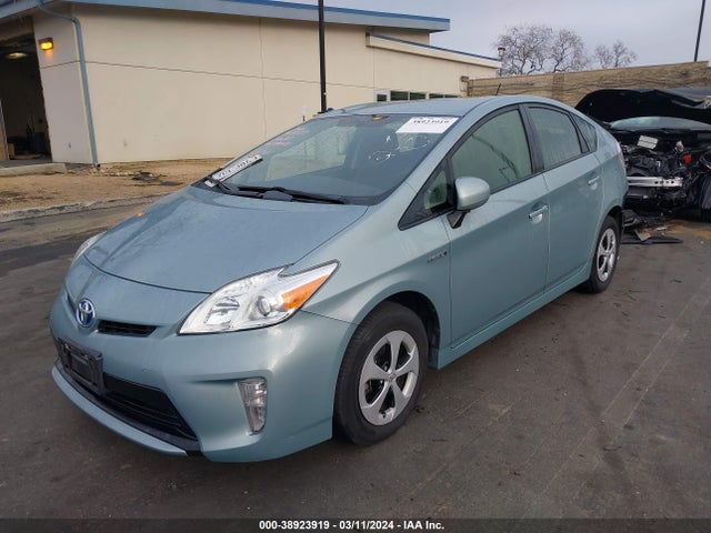 Toyota Prius Two 2014 JTDKN3DU0E1754512 Image 2