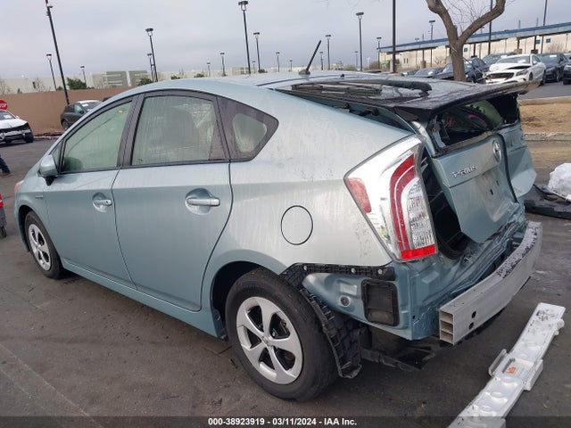 Toyota Prius Two 2014 JTDKN3DU0E1754512 Image 3