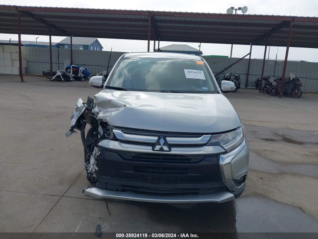 Mitsubishi Outlander Se 2018 JA4AD3A31JJ004079 Image 13
