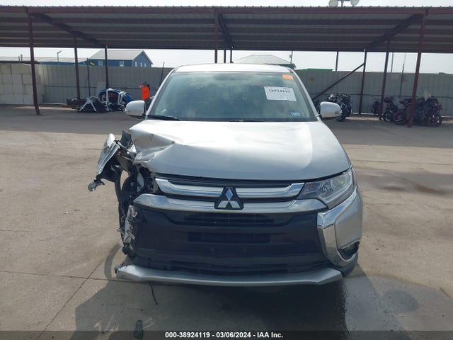 Mitsubishi Outlander Se 2018 JA4AD3A31JJ004079 Image 18