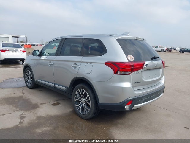 Mitsubishi Outlander Se 2018 JA4AD3A31JJ004079 Image 3
