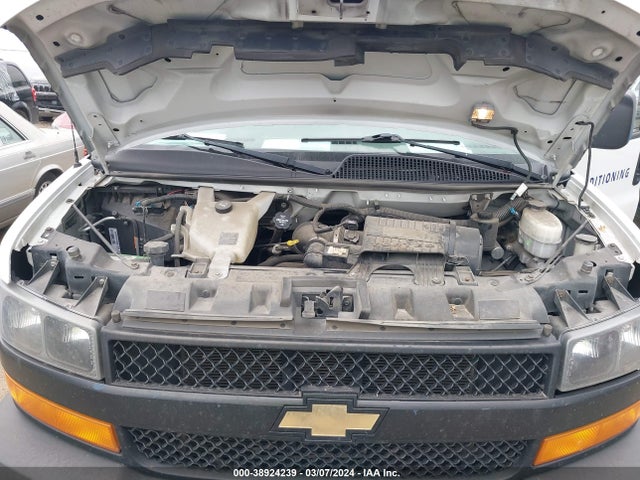Chevrolet Express 2500 Work Van 2019 1GCWGAFG8K1189316 Image 10