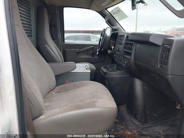 Chevrolet Express 2500 Work Van 2019 1GCWGAFG8K1189316 Image 5