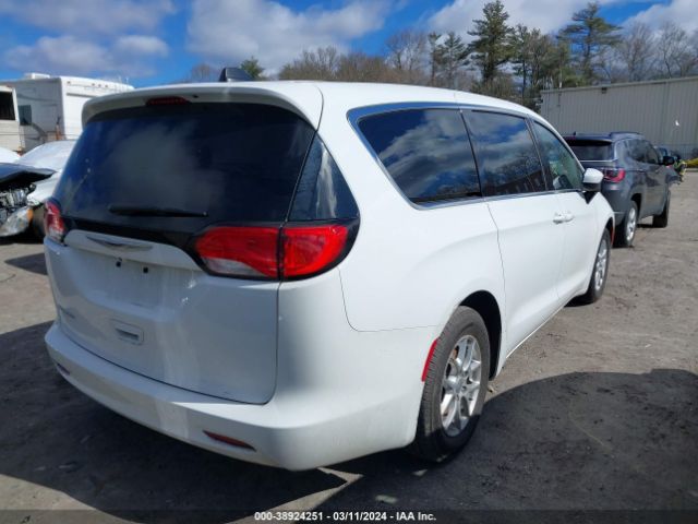 2022 CHRYSLER VOYAGER 2C4RC1CG3NR144345 Photo 3