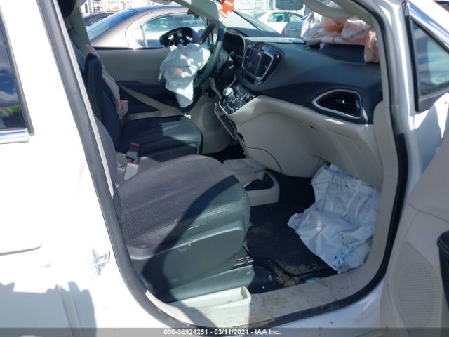 2022 CHRYSLER VOYAGER 2C4RC1CG3NR144345 Photo 4