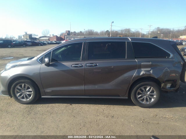 Toyota SIENNA XLE 2021 5TDYRKECXMS003997 Image 14