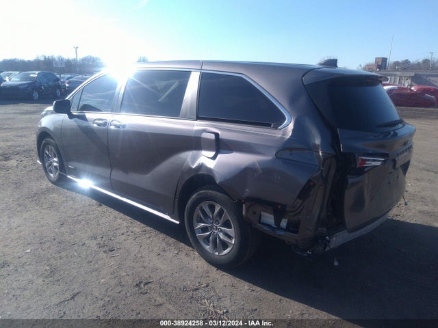 Toyota SIENNA XLE 2021 5TDYRKECXMS003997 Image 3