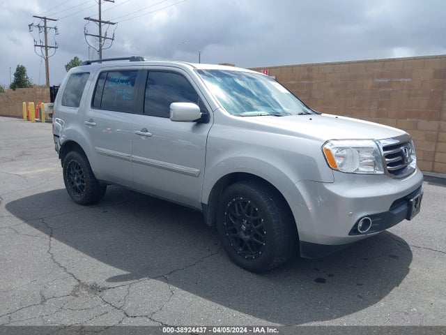 Honda Pilot Touring 2015 5FNYF4H99FB058792 головне зображення