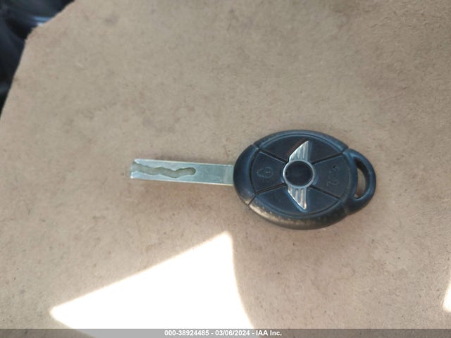 2007 MINI COOPER S WMWRH33507TJ43061 Photo 10