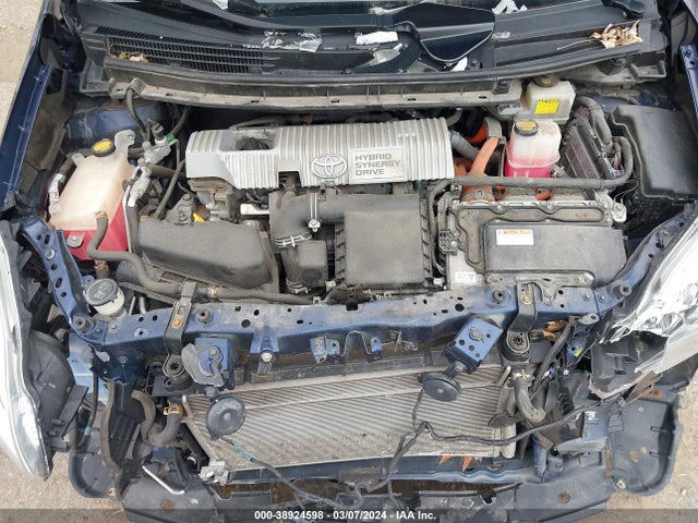 Toyota Prius Two 2014 JTDKN3DU3E1772275 Image 10