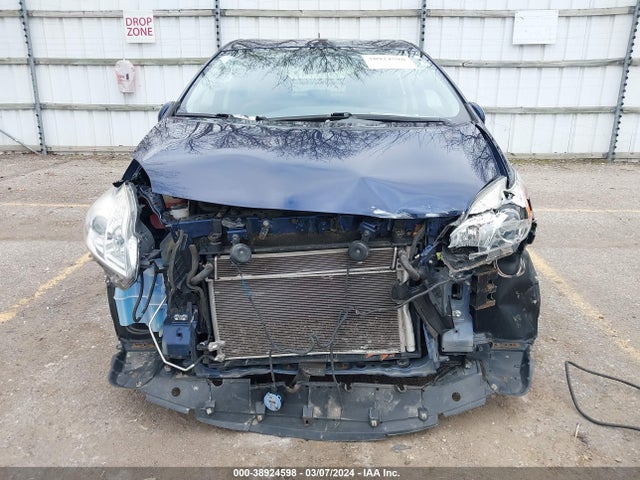 Toyota Prius Two 2014 JTDKN3DU3E1772275 Image 6