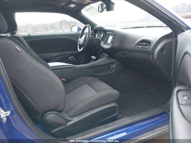 2C3CDZAG2NH125171 Dodge Challenger Sxt