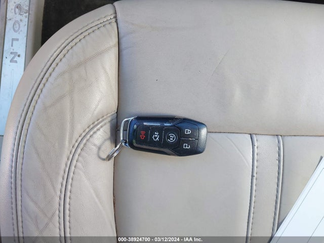Lincoln MKZ 2016 3LN6L2J99GR614965 Image 11