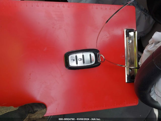 2C4RC1AG2LR266520 Chrysler Voyager L