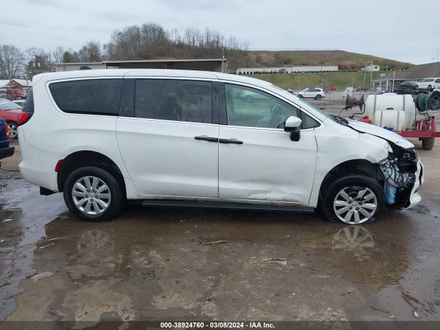 2C4RC1AG2LR266520 Chrysler Voyager L