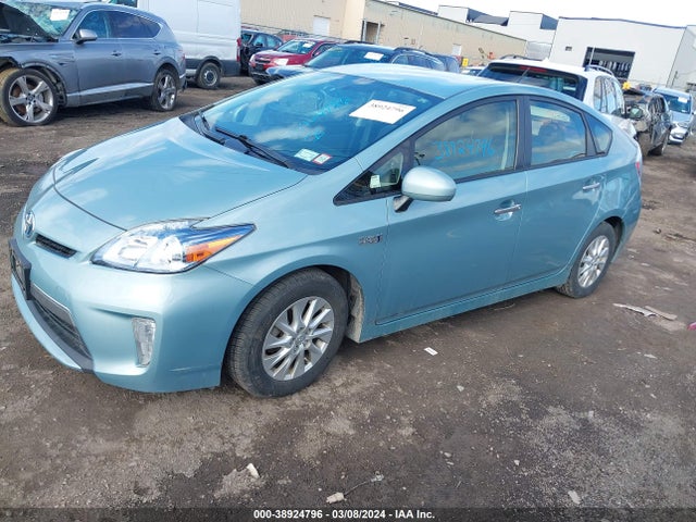 Toyota PRIUS PLUG-IN 2014 JTDKN3DP2E3060709 Image 2