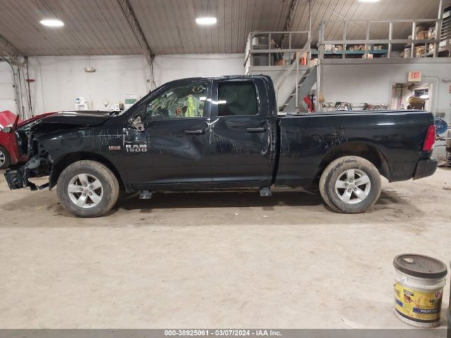 1C6RR7FT5JS351068 RAM 1500 Express Quad Cab 4x4 6'4 Box