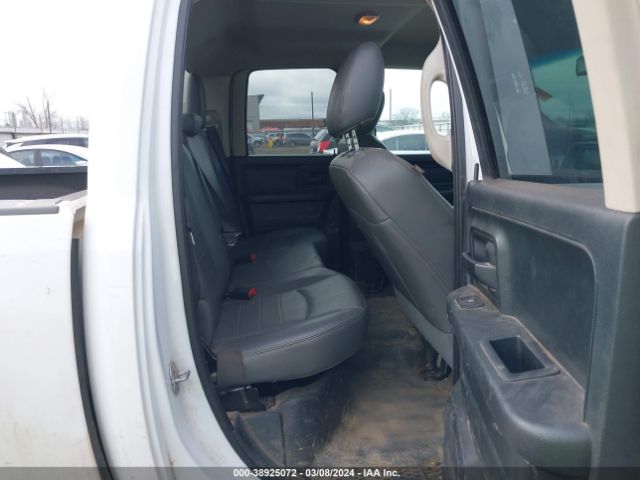 1C6RR7FG9JS153662 RAM 1500 Tradesman Quad Cab 4x4 6'4 Box