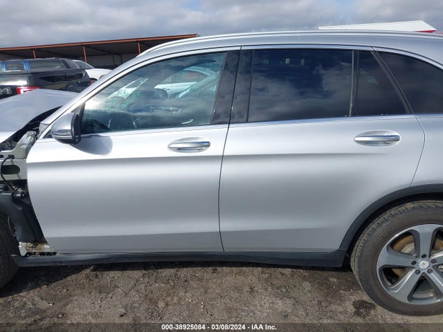 WDC0G4JB3HF137018 Mercedes-Benz GLC 300