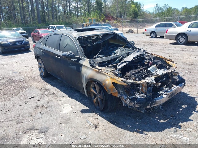 Honda Accord Touring 2018 1HGCV1F95JA099230 main image