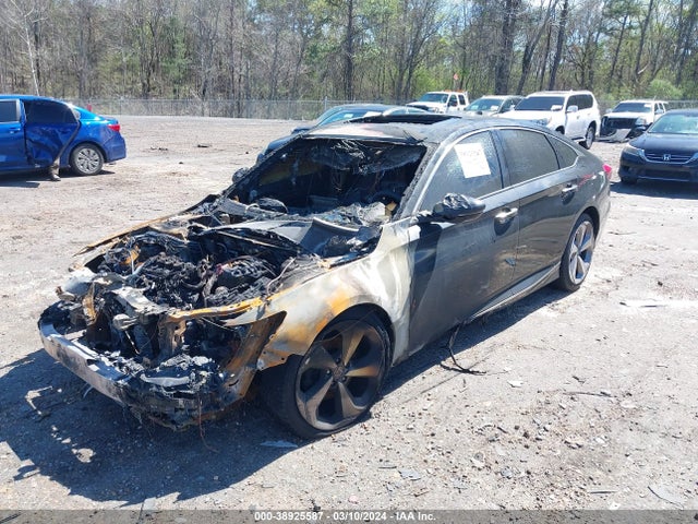 Honda Accord Touring 2018 1HGCV1F95JA099230 Image 2