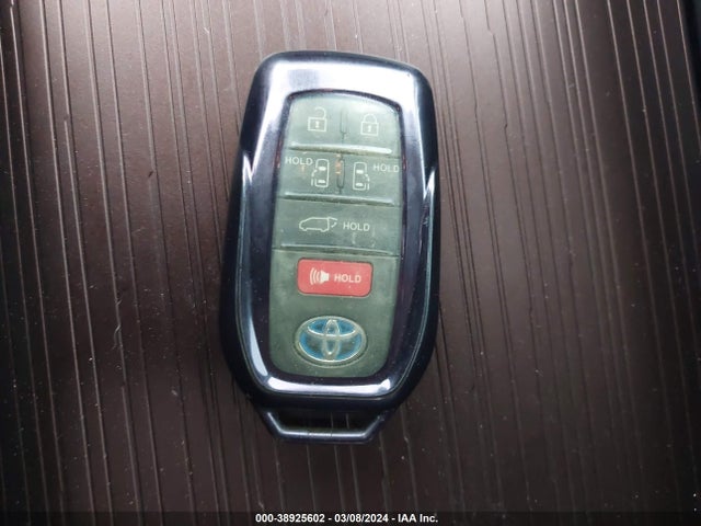 Toyota SIENNA XLE 2022 5TDYRKEC9NS091734 Image 11