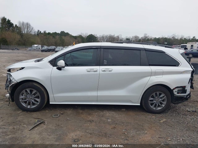 Toyota SIENNA XLE 2022 5TDYRKEC9NS091734 Image 14