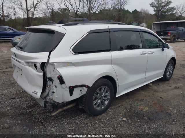Toyota SIENNA XLE 2022 5TDYRKEC9NS091734 Image 4