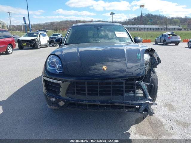 Porsche Macan 2018 WP1AA2A54JLB21751 Image 12