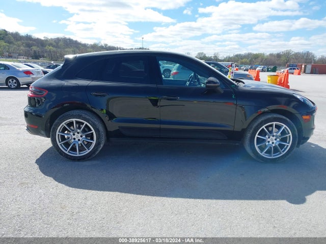 Porsche Macan 2018 WP1AA2A54JLB21751 Image 13