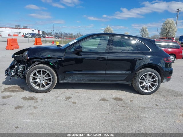 Porsche Macan 2018 WP1AA2A54JLB21751 Image 14