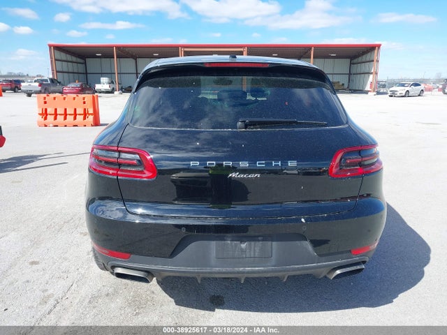 Porsche Macan 2018 WP1AA2A54JLB21751 Image 16