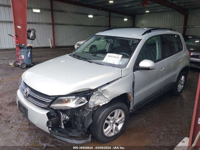WVGAV7AX1FW611974 Volkswagen TIGUAN S