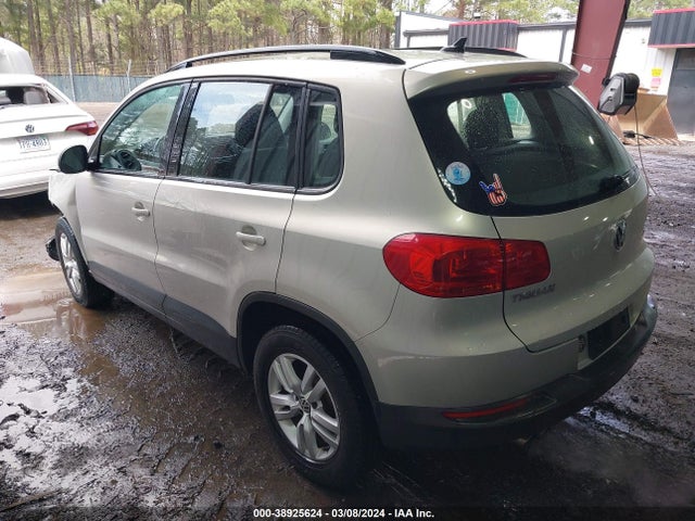 WVGAV7AX1FW611974 Volkswagen TIGUAN S