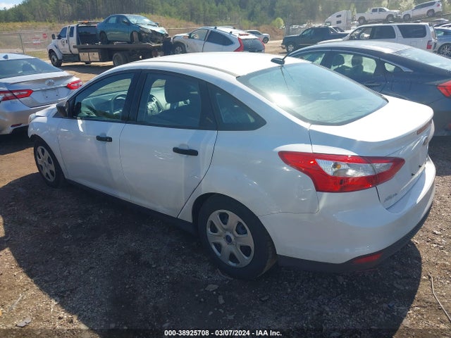 Ford FOCUS S 2014 1FADP3E20EL351141 Image 3