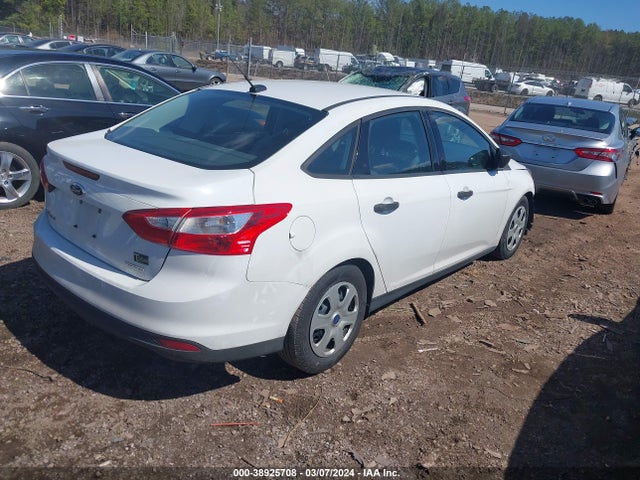 Ford FOCUS S 2014 1FADP3E20EL351141 Image 4
